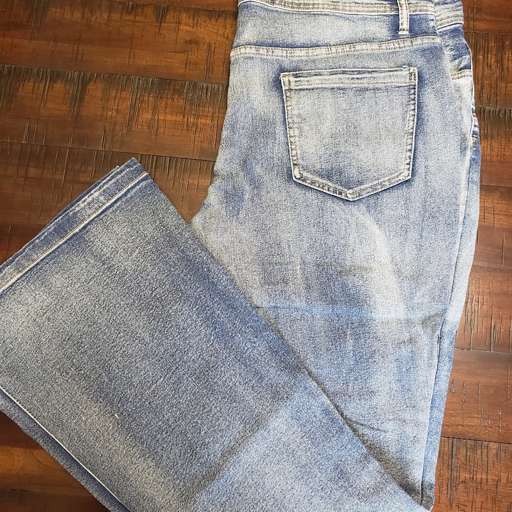 NEW Venus Flare Jeans